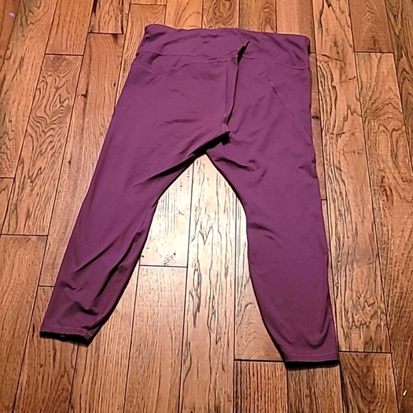 All in Motion Plum Leggings - 1X - Picture 5 of 5